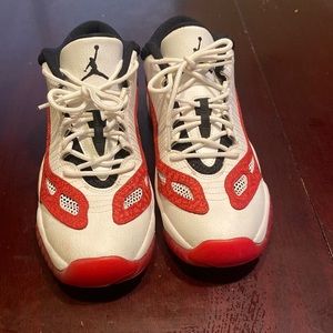 Boy size 6.5 Y Jordan IE fire low tops